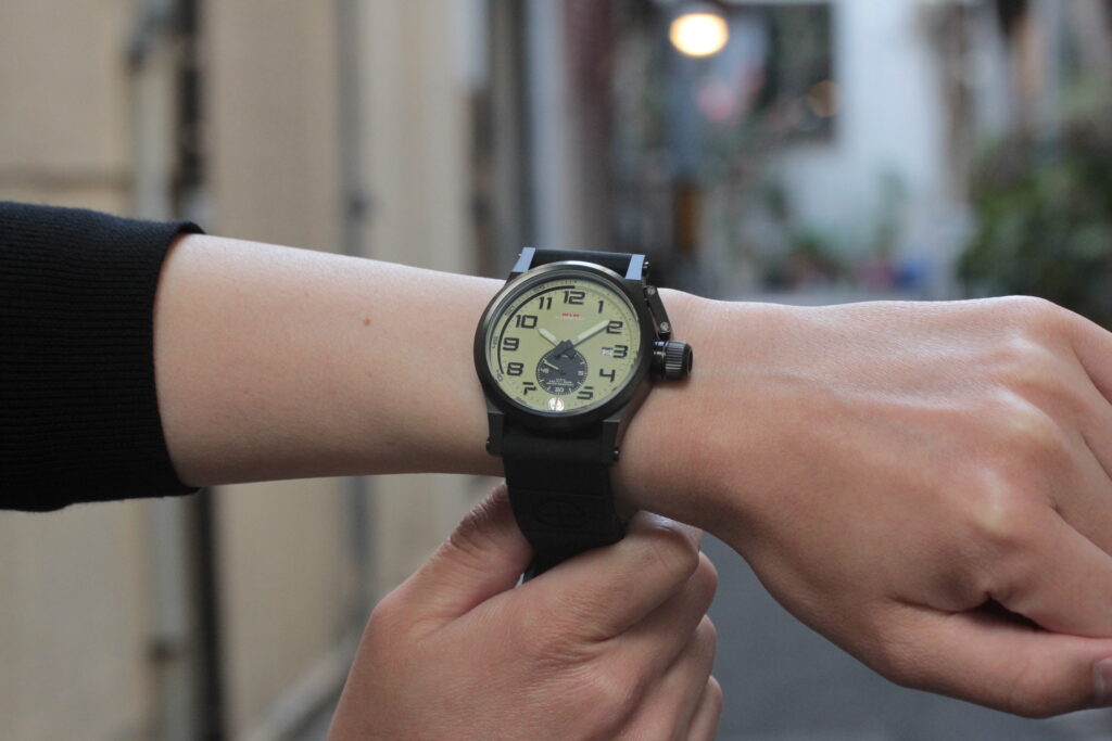 MTMハイバーテッククロノ腕時計